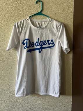Los Angeles Dodgers Cody Bellinger #35 Performance T-Shirt Youth Size Large